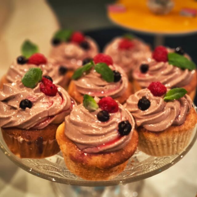 Cupcakes z podmáslí a kousky čokolády bez lepku 
Recept máte na blogu www.bezlepkove.com
#bezlepkovadieta #bezgluten #bezlepku #glutenfree #coeliac #coeliacdesease #glutenfreerecipes #glutenfreecake #bezlepkovecom #freefromgluten #glutenfreeblogger #glutenfreeblog #dnespecu #dnesjem #cupcakes